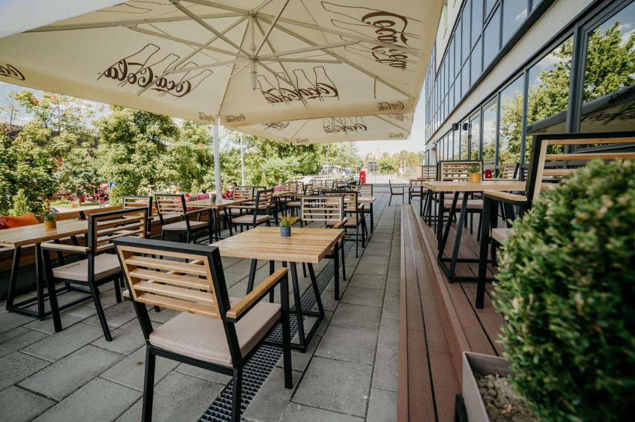 University Hotel Dorrah Tuzla Exterior photo